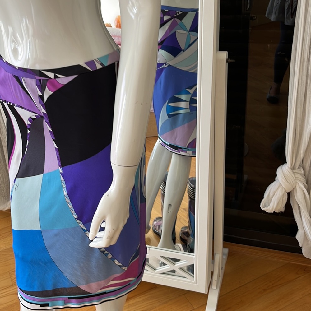 Authentic Emilio Pucci awesome fully lined Fun easy to match up everything skirt - Picture 6 of 12